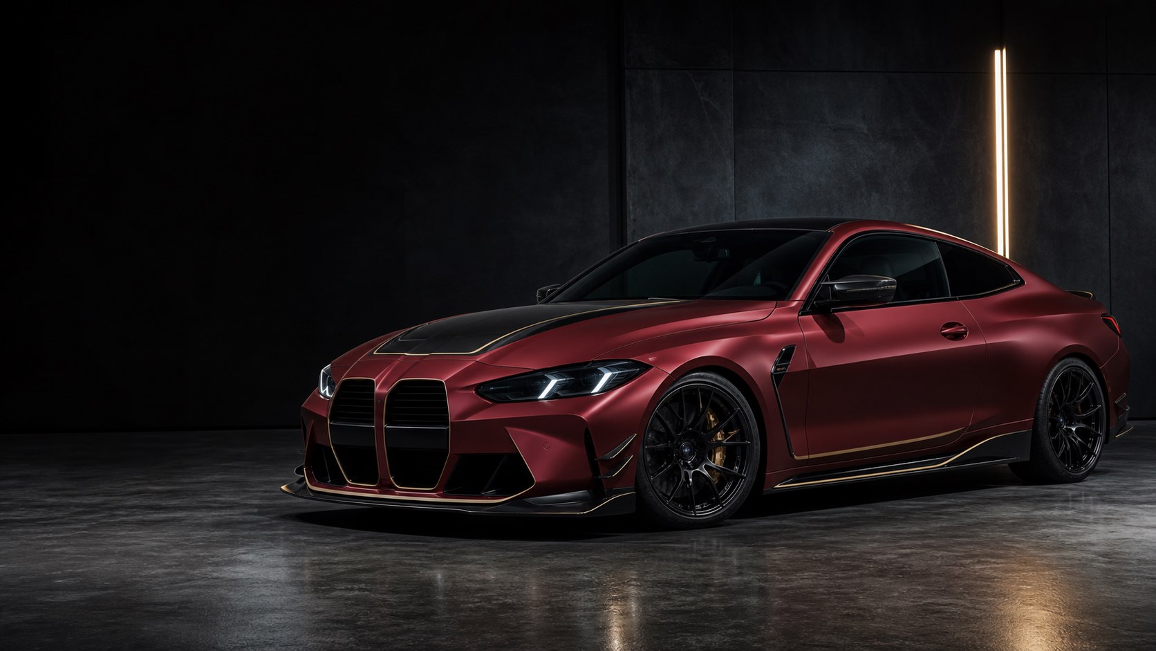 M4 Burgundy, Burgundy satinado y detalles oro